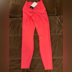 Nike women’s Bright Pink Leggings.  New with tags